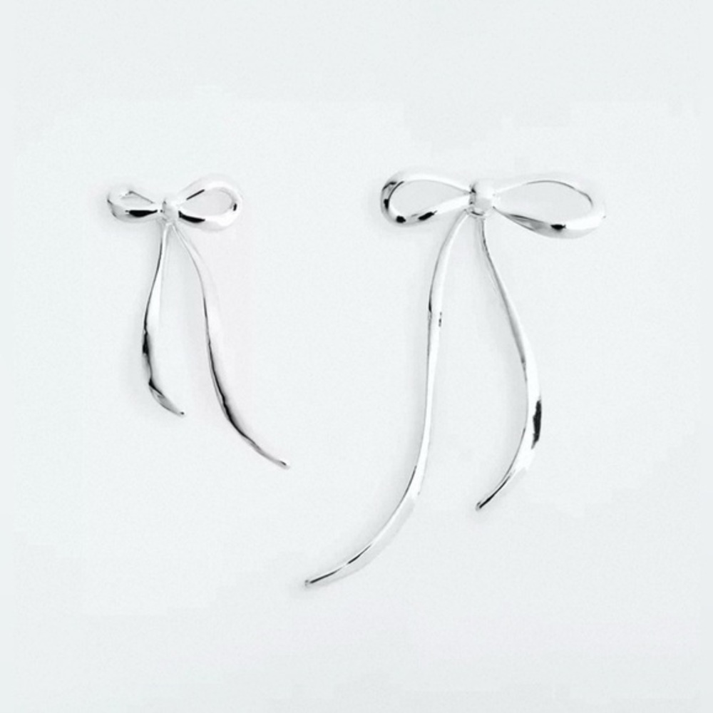New COS Mismatching Bow Earring Silver